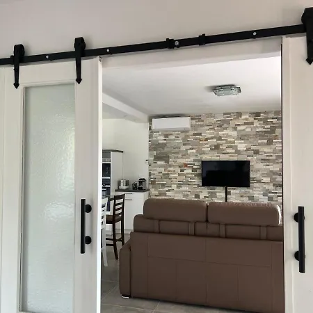 Holiday home Maison Aux Massots Les Assions